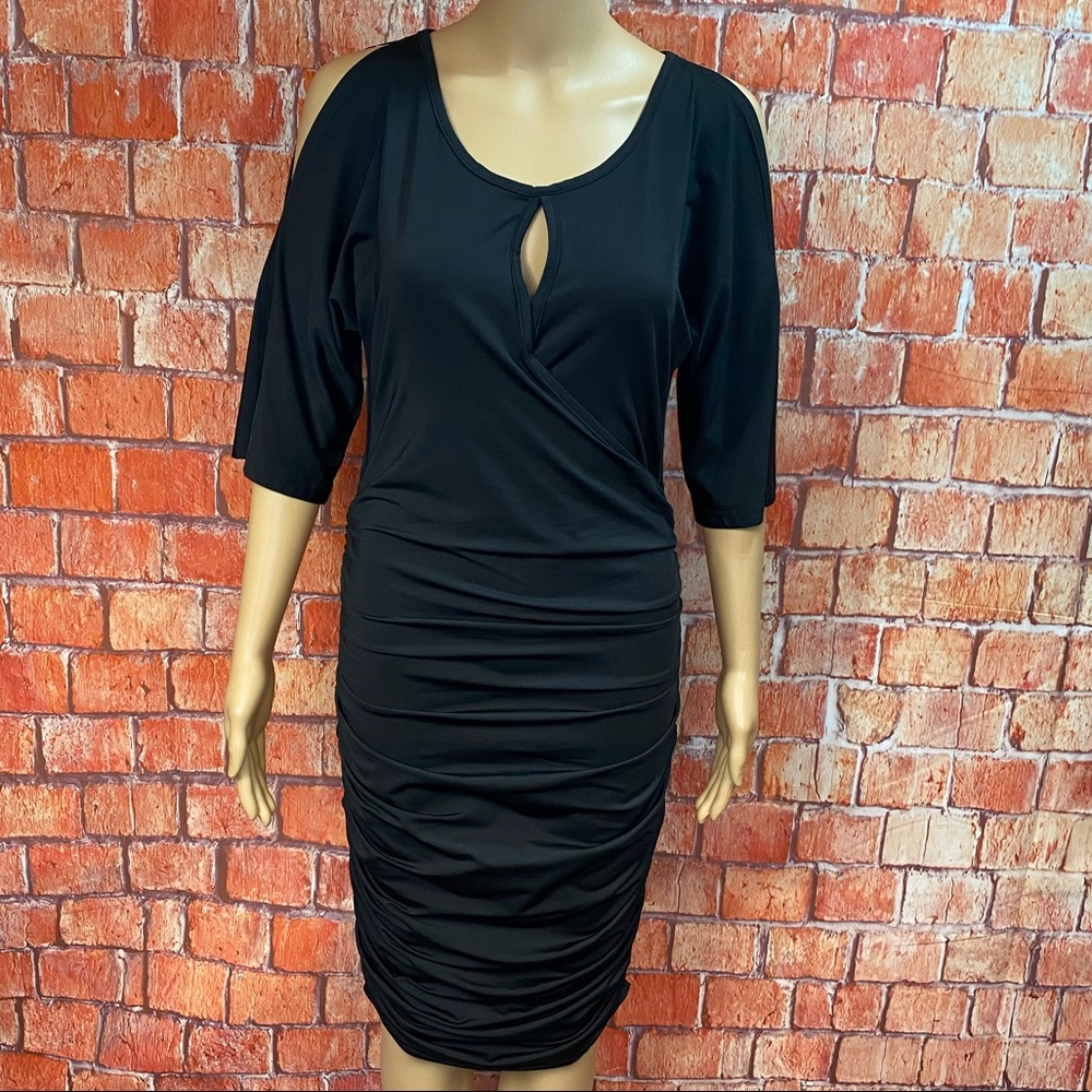 Anxihanee‎ Cold-Shoulder Bodycon Dress